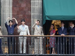 POV Balik Lensa BTS Lautan ARMY di Depan Istana Presiden Meksiko