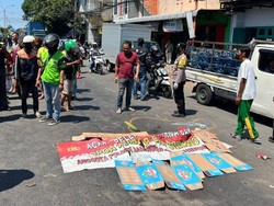 Gagal Jaga Jarak, Ojol Tewas Terlindas Truk di Jalan Suhat Pasuruan