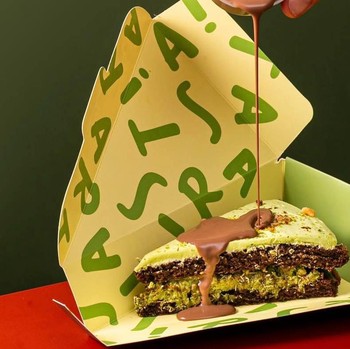 8 Rekomendasi Makanan Serba Choco Pistachio yang Wajib Kamu Coba