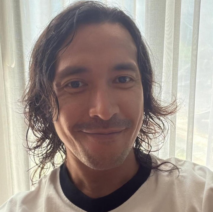 <p>Mengintip dari unggahan di Instagram, musisi berusia 43 tahun ini baru-baru ini membagikan penampilan terbarunya dengan rambutnya yang tampak pendek. Ternyata, momen ini pun turut dikomentari oleh sang putri. (Foto: Instagram @marcello_tahitoe)</p>