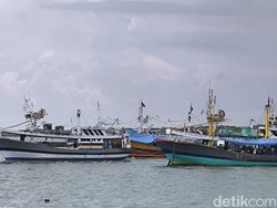Nelayan Pamekasan Keluhkan Sulitnya Beli Solar Subsidi