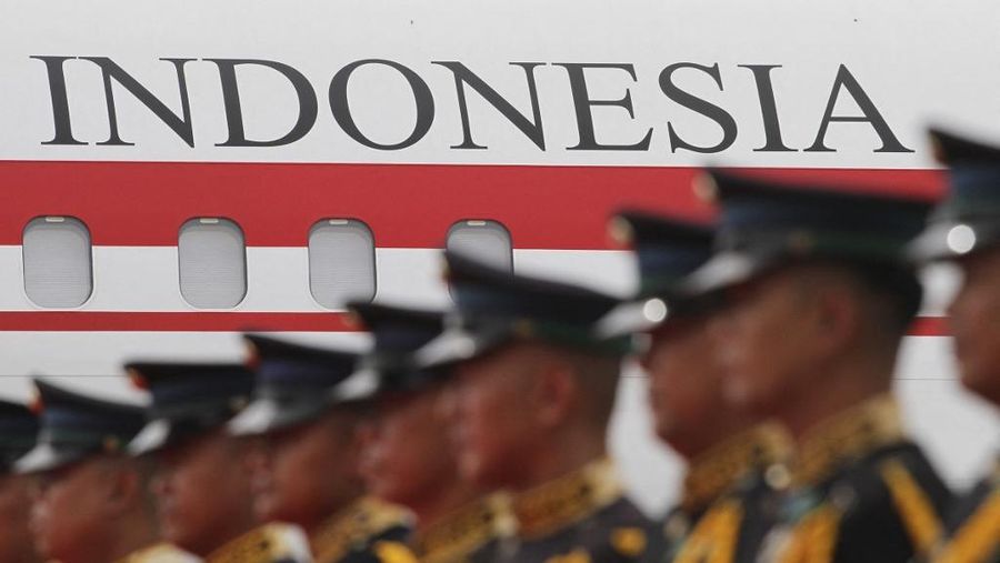 Pesawat nan membawa Presiden Indonesia Prabowo Subianto tiba di Bandara Internasional Mactan-Cebu dan diiringi barisan kehormatan menjelang kedatangannya pada KTT ke-48 Perhimpunan Bangsa-Bangsa Asia Tenggara (ASEAN) di Cebu, Filipina tengah, pada 7 Mei 2026.