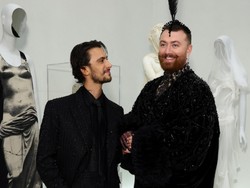 Sam Smith Dilamar Desainer Christian Cowan Jelang Met Gala 2026