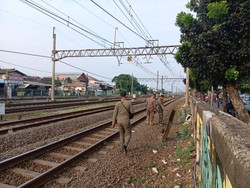 Satpol PP Tutup Akses Keluar-Masuk Rel Jatinegara Usai Viral Video Mesum