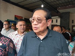 SBY Mampir Warung Tahu Pojok Magelang: Saya Datang untuk Turnamen Voli