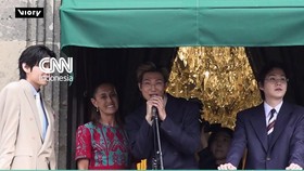 BTS Sapa 50 Ribu ARMY dari Istana Nasional Meksiko