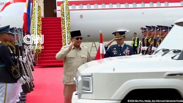 Perdana, Prabowo Naik Maung saat Tiba di Filipina