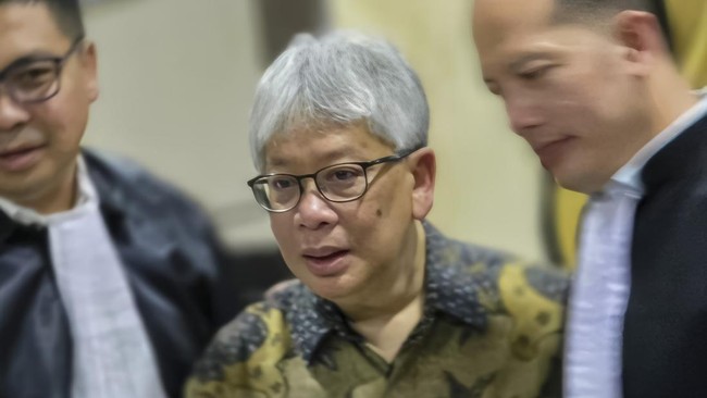 Majelis Hakim menjatuhkan putusan bebas terhadap mantan Direktur Utama Bank BJB Yuddy Renaldi dalam kasus dugaan korupsi pemberian fasilitas kredit PT Sritex.