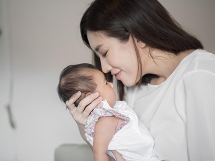 20 Lagu Pengantar Tidur Bayi Terbaik dan Liriknya, Bantu Si Kecil Terlelap