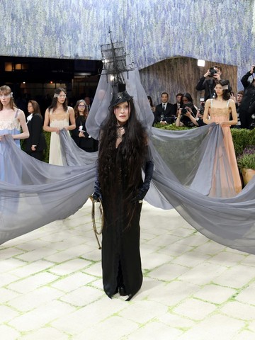 Intip Seni yang Jadi Inspirasi Outfit Selebritas di Met Gala 2026