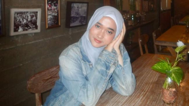 Cantiknya Aisha Anak Sulung Irfan Hakim Yang Baru Dihadiahi Mobil Baru