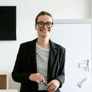5 Cara Mengenali Orang dengan IQ Tinggi Dilihat dari Cara Berbicara