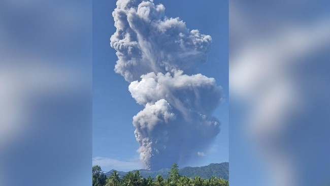 Tim SAR gabungan telah berhasil mengevakuasi 17 pendaki yang menjadi korban dalam erupsi Gunung Dukono di Kabupaten Halmahera Utara, Maluku Utara.