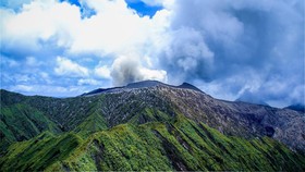 BNPB Duga Ada Kelalaian Pegiat Wisata Abai Penutupan Gunung Dukono