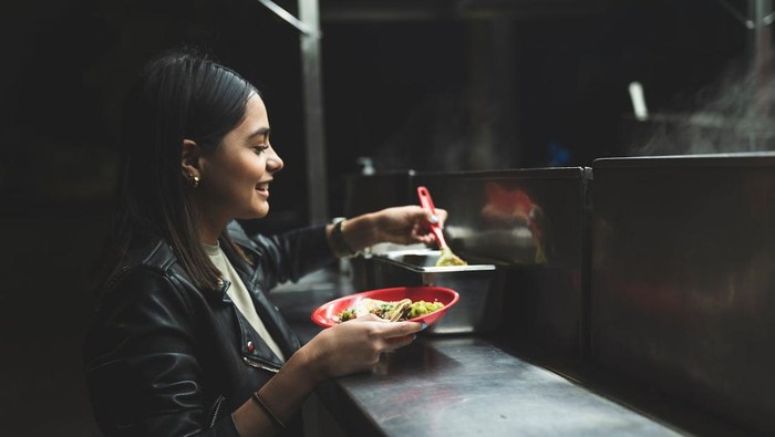 3 Manfaat Mengonsumsi Makan Malam Sebelum Jam 7