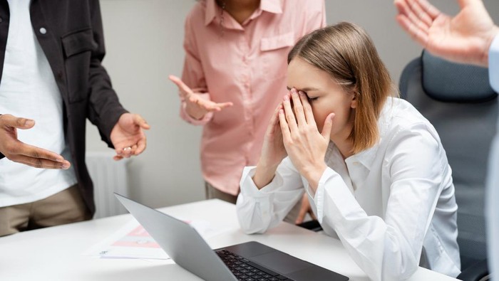 Hati-Hati, 4 Perilaku yang Tanpa Disadari Bisa Membuat Kamu Terlihat Bodoh