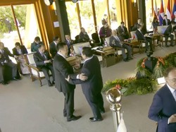 Momen Akrab Prabowo dengan PM Thailand Saat Retreat KTT ASEAN di Filipina