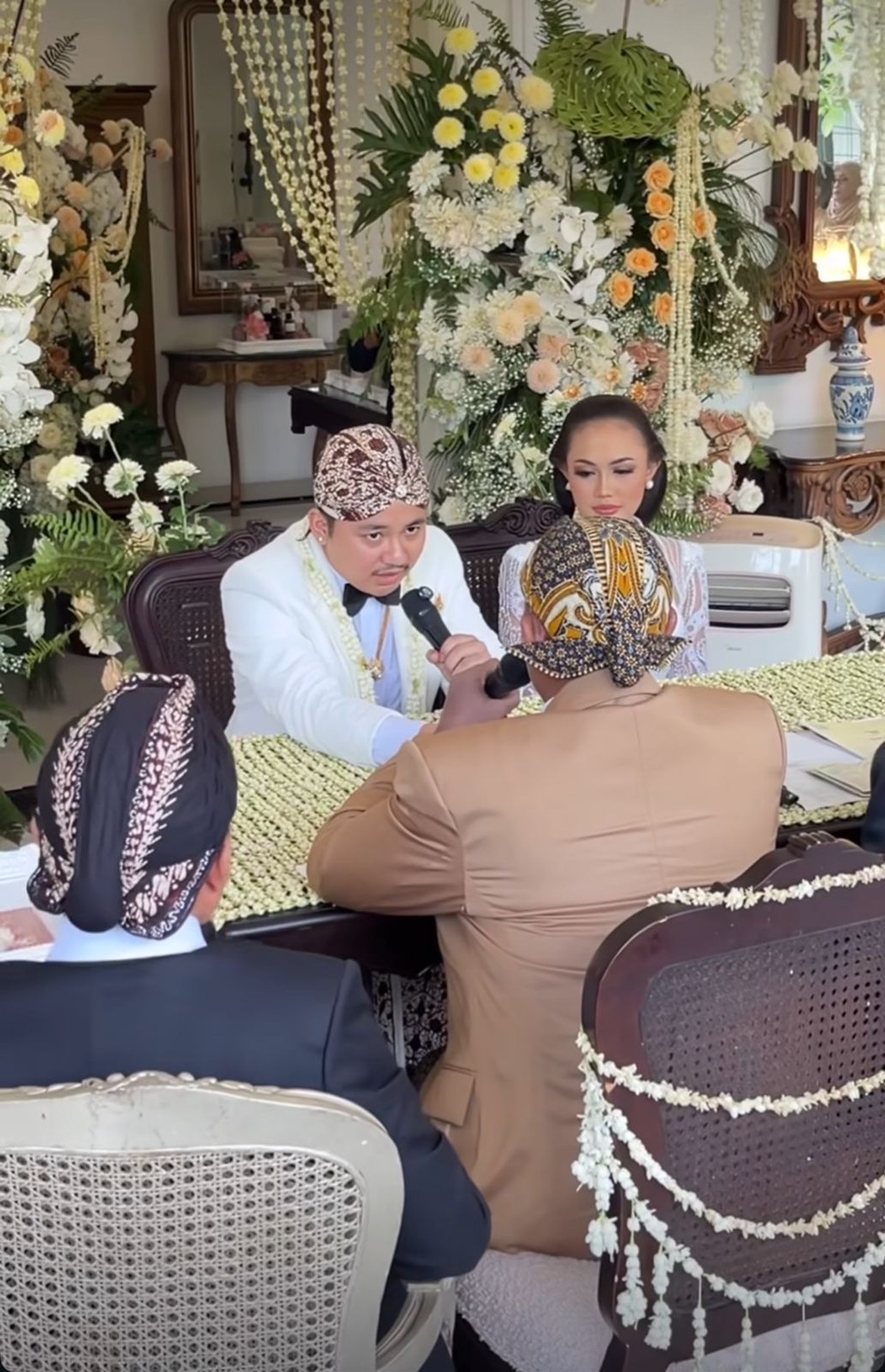 Pernikahan Aksa Uyun dan Yosika