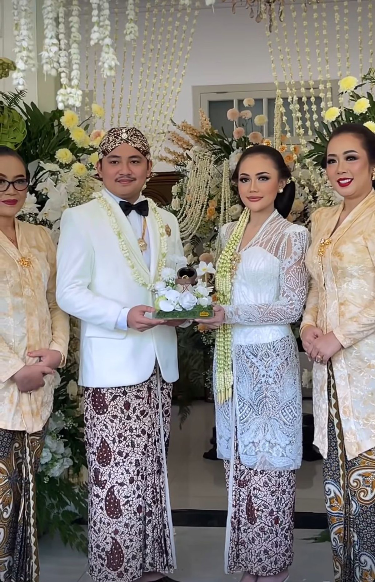 Pernikahan Aksa Uyun dan Yosika