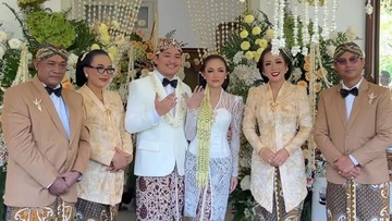 Berita Viral Selebriti dari InsertLive : 7 Momen Aksa Uyun Putra Soimah Menangis Bahagia Ucap Ijab Kabul Nikahi Yosika