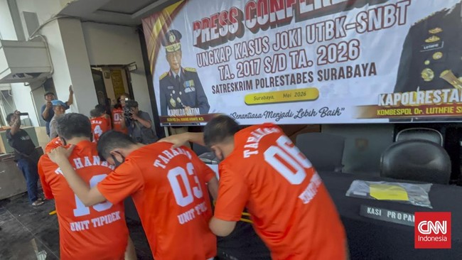 Polrestabes Surabaya membongkar sindikat perjokian Ujian Tulis Berbasis Komputer (UTBK) yang telah beroperasi selama sembilan tahun. 14 tersangka ditangkap.
