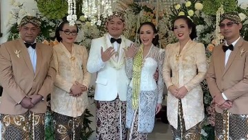 Berita Seputar Selebriti Insertlive Terkini : Terpopuler: Mahar Unik Putra Soimah hingga Nama Gading Marten Dicatut Aldi Taher
