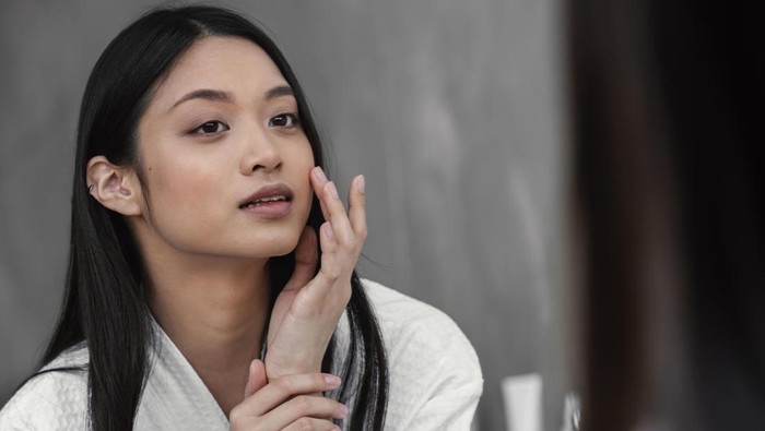 Tetap Glowing Meski Tanpa Makeup, Ini Kebiasaan Malam Hari yang Bisa Bikin Kulit Sehat dan Segar