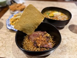 Toko Bakmi Kita: Nikmatnya Bakmi Daging Asap hingga Kuah Kari di Bekasi
