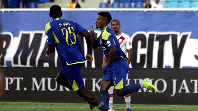 Arema FC menang 3-0 atas PSM Makassar dalam pertandingan Super League 2025/2026 di Stadion Kanjuruhan Malang, pada Sabtu (9/5) sore.