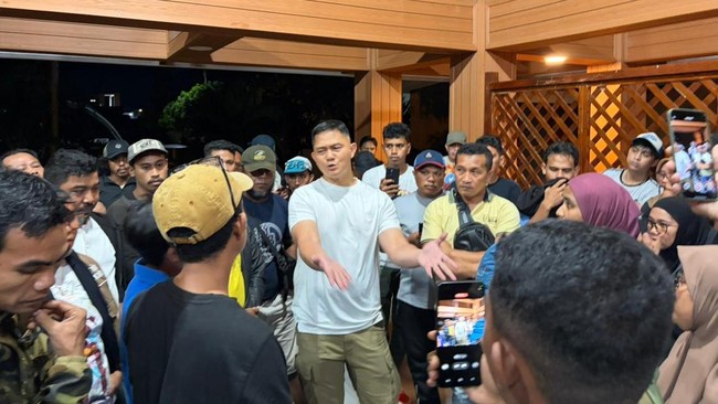 Aparat TNI membubarkan kegiatan nonton bareng (nobar) film dokumenter berjudul Pesta Babi di Kota Ternate, Maluku Utara pada Jumat (8/5).