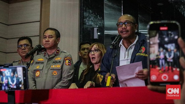 Polisi menetapkan 275 dari 321 WNA sebagai tersangka sindikat judi online di Jakarta. Mereka mayoritas berasal dari Asia Tenggara dan China.