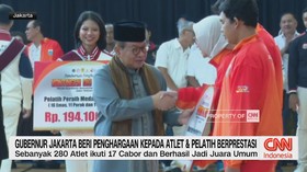VIDEO: Pramono Anung Beri Penghargaan Atlet Berprestasi POMNAS ke-19