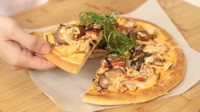 Resep Pizza Mentai Teflon ala Chef Devina Hermawan, Dijamin Enak untuk Sajian Akhir Pekan!