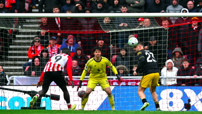 Manchester United harus puas berbagi poin usai bermain imbang tanpa gol melawan Sunderland dalam lanjutan Liga Inggris musim 2025/2026.