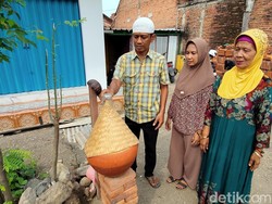 Gentong Haji: Tradisi Warga Cirebon Saat Keluarga ke Tanah Suci