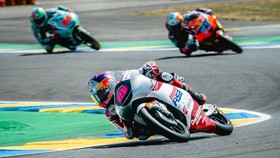 Kata-kata Veda Ega usai Disalip Hakim Danish di FP1 Moto3 Prancis