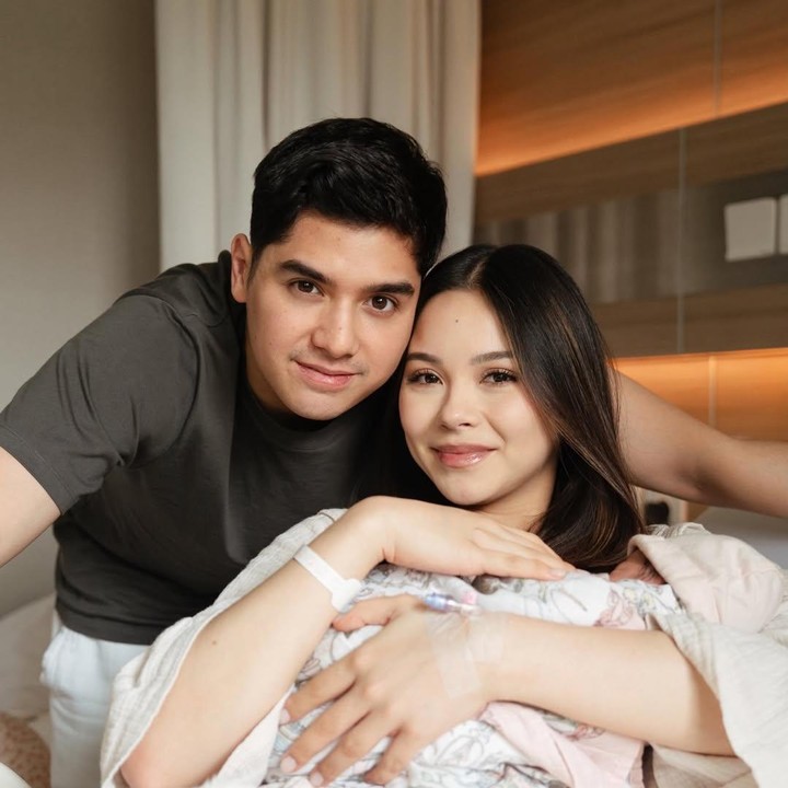<p>Kini Al dan Alyssa sudah resmi menjadi orang tua nih Bunda. Kebahagiaan mereka juga dirasakan banyak orang lho. Terlihat dari postingan ini, banyak teman, saudara, maupun warga net yang memberikan ucapan selamat. "Masya Allah&hellip; time flies.. alhamdulillah kalian udah sampai dititik ini.. selamat ya kakak kakakku.. terharu ngeliatnya, gak sabar ketemu baby S," tulis Tissa Biani&nbsp; "Congratulations," tulis Megan Domani. "Welcomee to the club," tulis Atta Halilintar. "Congratsss al&saaa," tulis Marsha Aruan.</p>