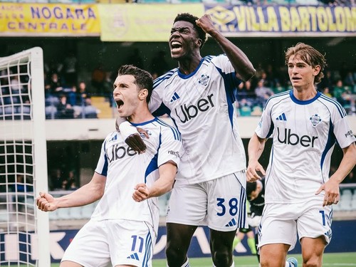 Como menang atas Verona di Liga Italia Serie A.
