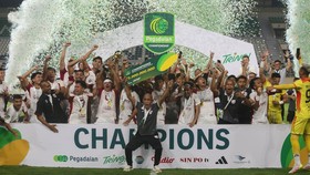 FOTO: Pesta Garudayaksa FC Sang Juara Divisi Championship