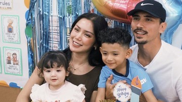 Kabar Terkini Artis dari InsertLive : Don Sempat Kira Jedar dan Vincent Verhaag Lupa Ultahnya, Tangan Malah Keseleo Saat Hari H