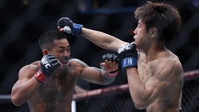 Hasil UFC 328: Petarung Myanmar Joshua Van Pertahankan Sabuk Juara