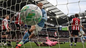 FOTO: Manchester City Belum Menyerah Kejar Arsenal