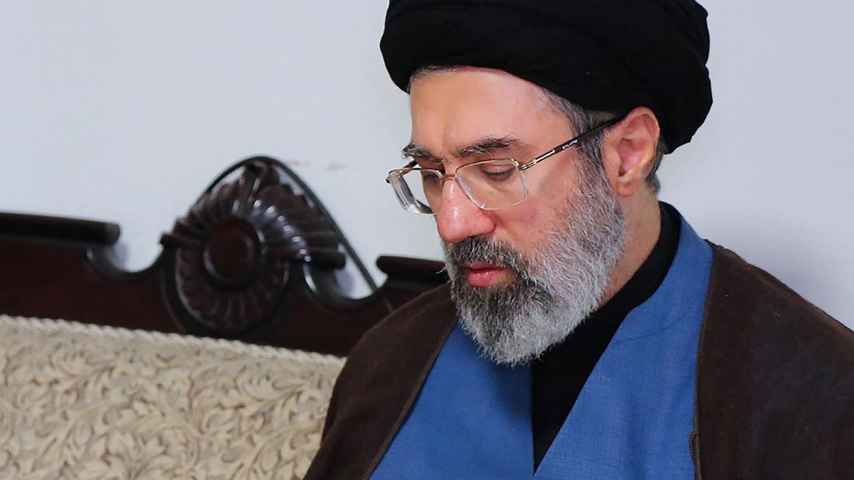 Mojtaba Khamenei Serukan Pengurangan Ketergantungan pada Dolar AS