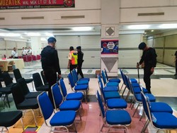 Pastikan Ibadah Waisak Aman, Brimob Polda Metro Sterilisasi di MGK Kemayoran