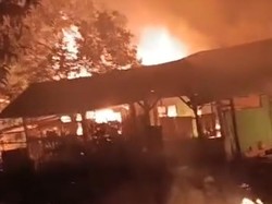 Pembakaran Ponpes di Lampung Gegara Isu Pencabulan, Ini Duduk Perkaranya