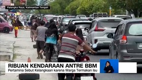 VIDEO: BBM Langka di Kalteng, Warga Antre Berjam-Jam di SPBU