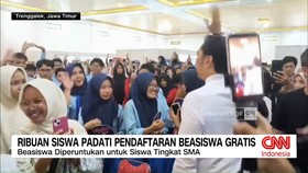 VIDEO: Ribuan Siswa Berebut Beasiswa Gratis di Trenggalek