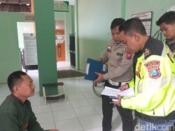 Polisi Dalami Perkara Hiace Wisman Singapura Tabrak 4 Mobil di Bromo