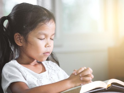 10 Contoh Aktivitas Mengajarkan Makna Ibadah Kenaikan Isa Almasih pada Si Kecil