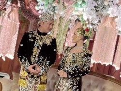 7 Penampilan Anak & Mantu Soimah Ngunduh Mantu Pakai Baju Ivan Gunawan Seharga Rp350 Juta
